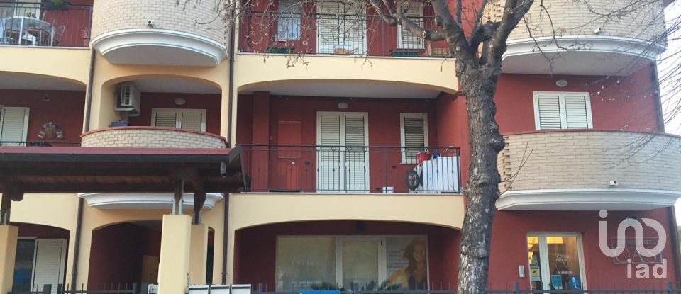 Apartment 7 rooms of 120 sq m in Mosciano Sant'Angelo (64023)