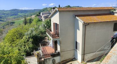 Casa 6 locali di 180 m² in Ponzano di Fermo (63845)
