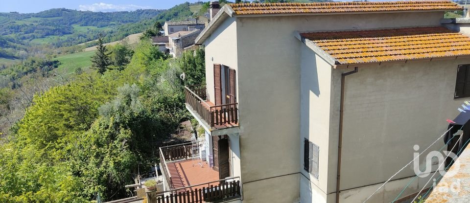 Casa 6 locali di 180 m² in Ponzano di Fermo (63845)