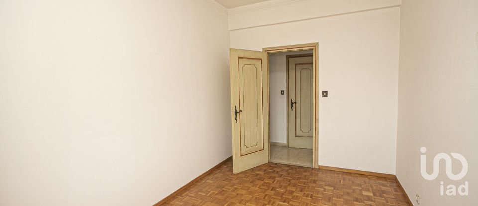 Apartment 7 rooms of 120 m² in Genova (16149)