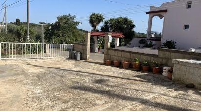 Rifugio 9 locali di 300 m² in Cisternino (72014)