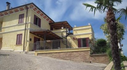 House/villa 8 rooms of 215 sq m in Monsampolo del Tronto (63077)