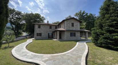 Casa 15 locali di 480 m² in Folignano (63084)