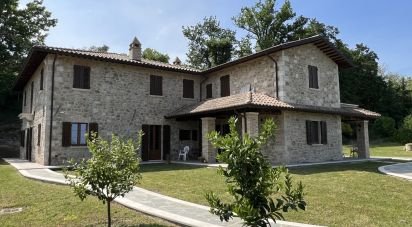 Casa indipendente / Villa 15 locali di 480 m² in Folignano (63084)