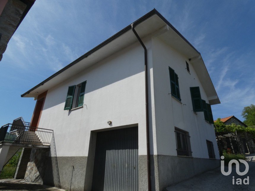 Casa indipendente 6 locali di 110 m² in Maissana (19010)