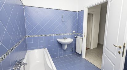 Quadrilocale di 73 m² a Genova (16126)