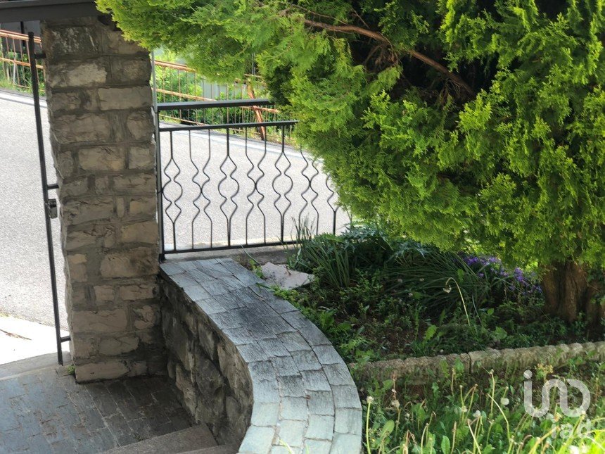 Casa indipendente / Villa 8 locali di 185 m² in San Fedele Intelvi (22028)