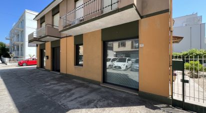 Shop / premises commercial of 65 sq m in Porto San Giorgio (63822)