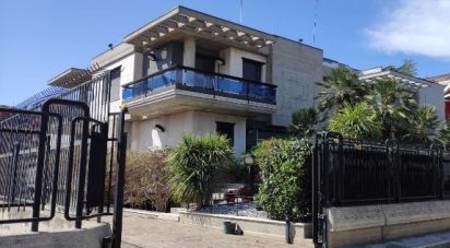 Villa Bifamiliare 13 locali di 550 m² in San Severo (71016)