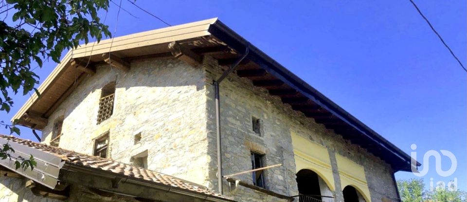 Country house 2 rooms of 700 m² in Besozzo (21023)