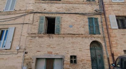 Land 7 rooms of 204 m² in Fermo (63900)