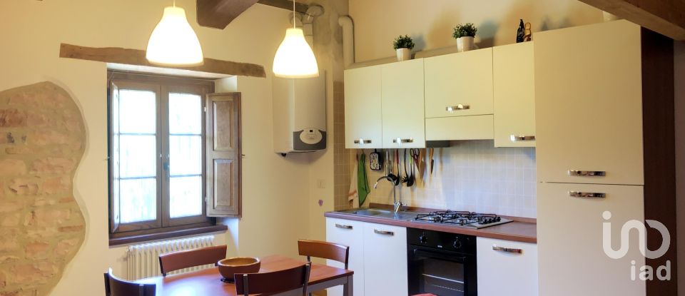 Three-room apartment of 83 m² in Urbania (61049)