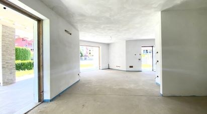 Casa 5 locali di 250 m² in Borgomanero (28021)