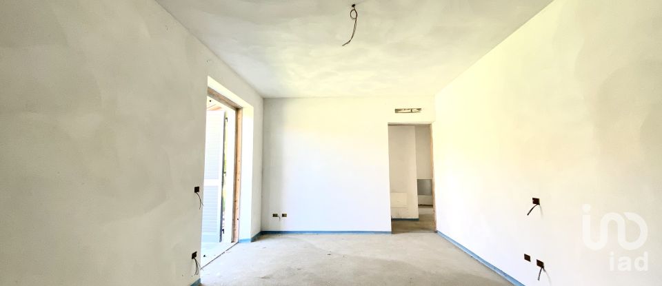 Casa 5 locali di 250 m² in Borgomanero (28021)