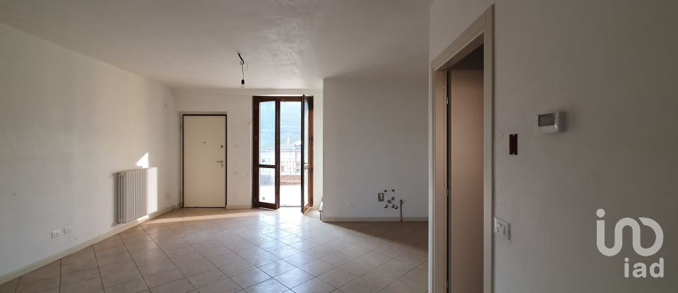 Three-room apartment of 98 m² in Palazzago (24030)