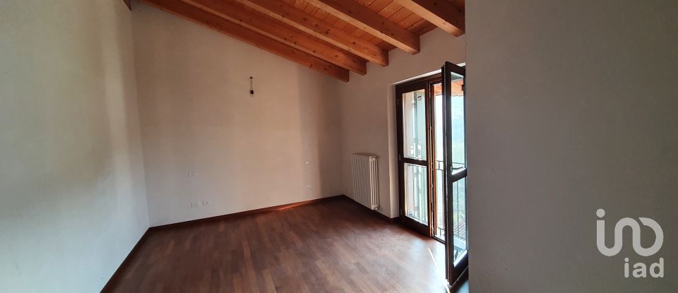 Three-room apartment of 85 m² in Palazzago (24030)