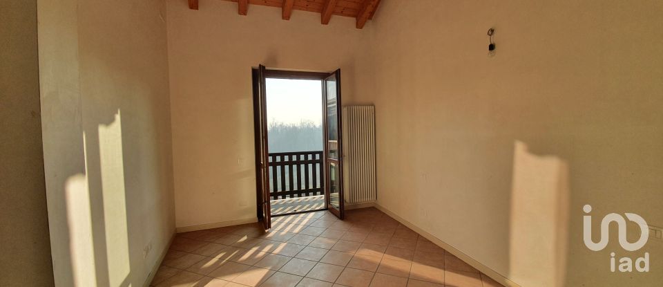 Three-room apartment of 83 m² in Palazzago (24030)