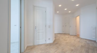 Apartment 5 rooms of 107 sq m in Torino (10138)