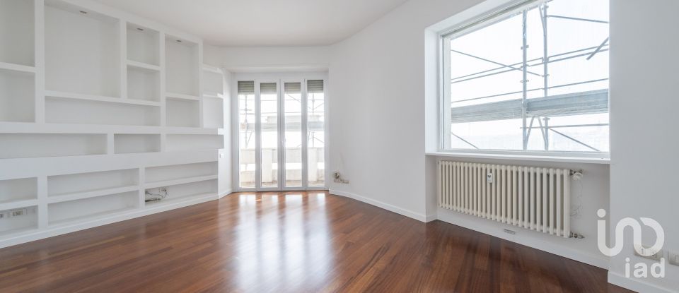 Apartment 5 rooms of 107 m² in Torino (10138)