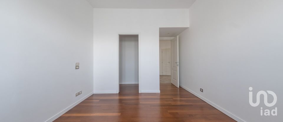 Appartamento 5 locali di 107 m² a Torino (10138)