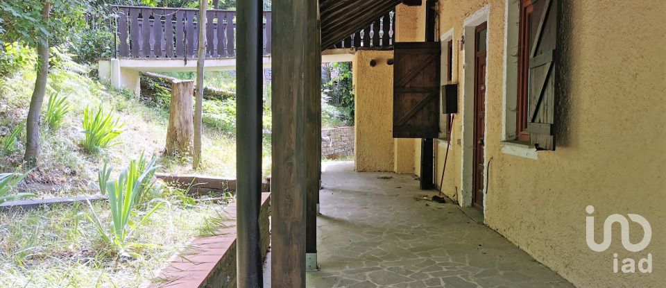 Casa indipendente / Villa 5 locali di 140 m² in Pontinvrea (17042)