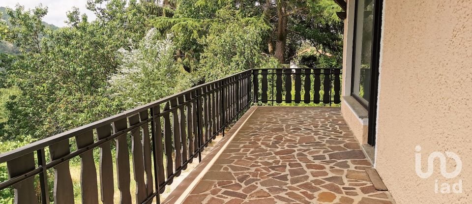 Casa indipendente / Villa 5 locali di 140 m² in Pontinvrea (17042)