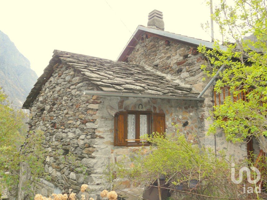 Casa di paese 6 locali di 75 m² in Ronco Canavese (10080)
