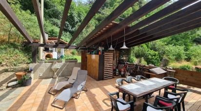 Casa indipendente / Villa 6 locali di 220 m² in Savona (17100)