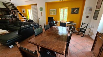 Casa indipendente / Villa 6 locali di 220 m² in Savona (17100)