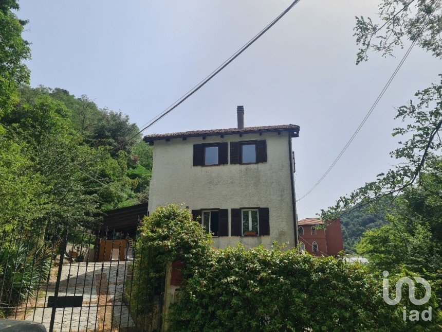 Casa 6 locali di 220 m² in Savona (17100)
