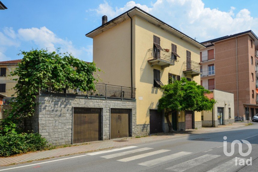 Casa indipendente 8 locali di 200 m² in Cengio (17056)