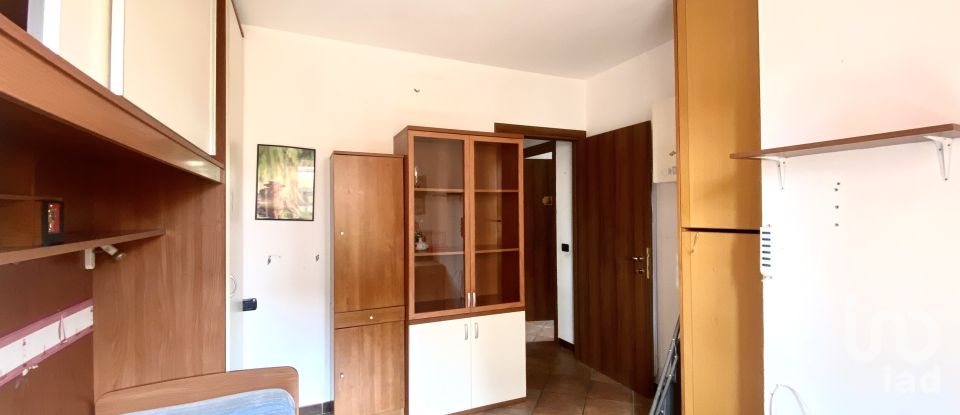 Three-room apartment of 75 m² in Besozzo (21023)