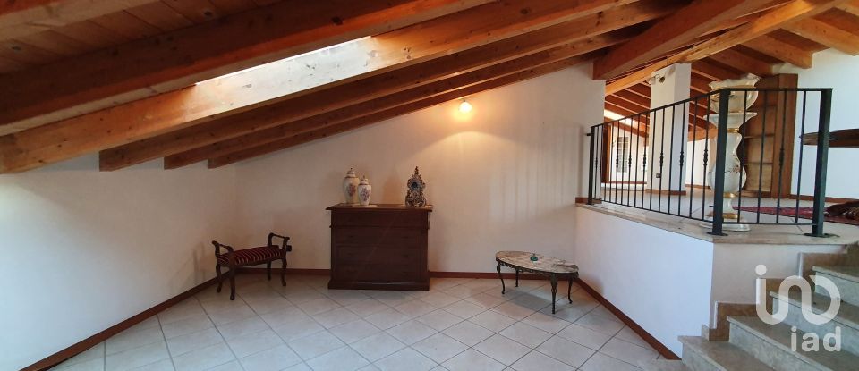 Town house 11 rooms of 470 m² in Telgate (24060)