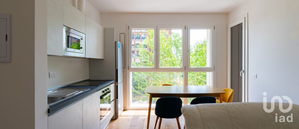 Three-room apartment of 72 m² in Milano (20151)