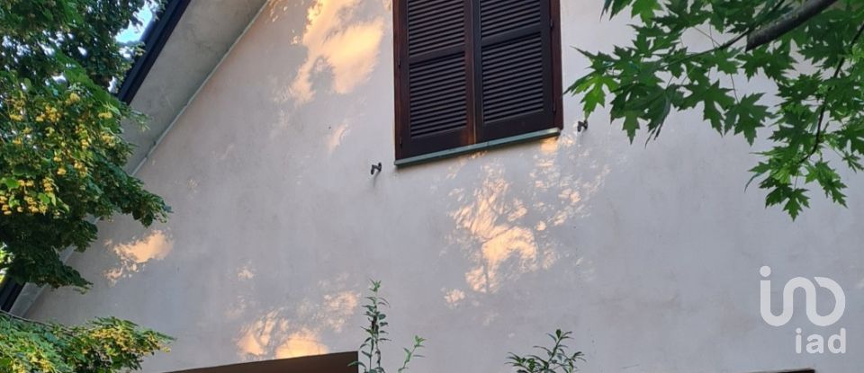 Villa Bifamiliare 18 locali di 300 m² in Cerreto d'Esi (60043)