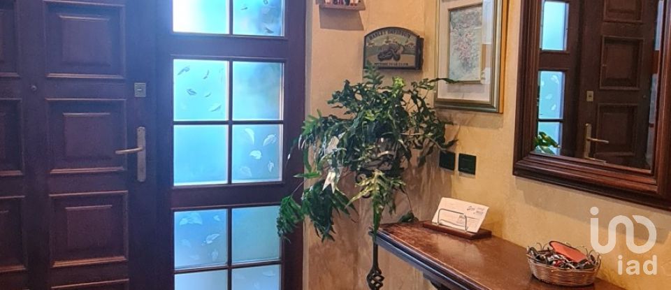 Villa Bifamiliare 18 locali di 300 m² in Cerreto d'Esi (60043)