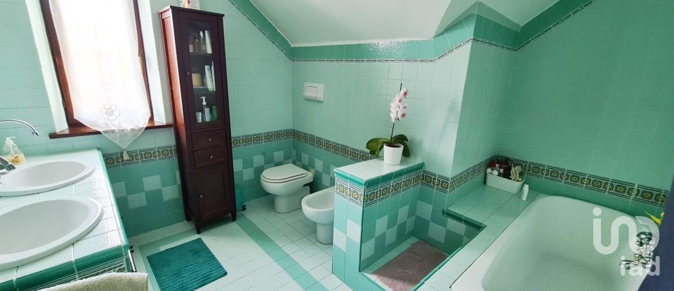 Villa Bifamiliare 18 locali di 300 m² in Cerreto d'Esi (60043)