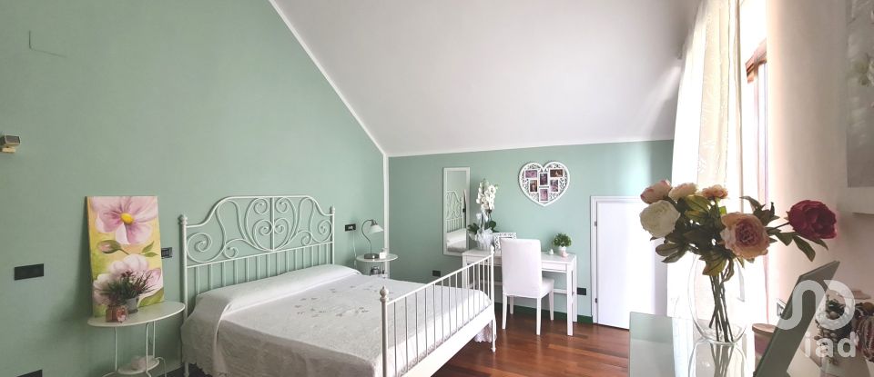 Villa Bifamiliare 18 locali di 300 m² in Cerreto d'Esi (60043)