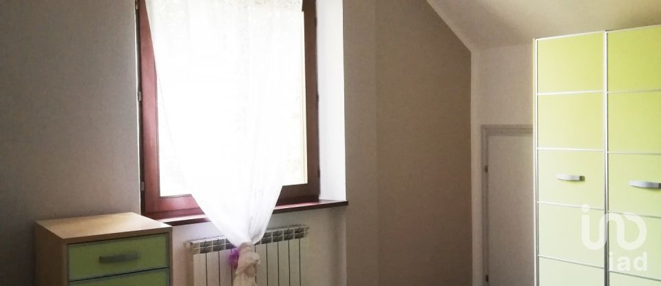 Villa Bifamiliare 18 locali di 300 m² in Cerreto d'Esi (60043)