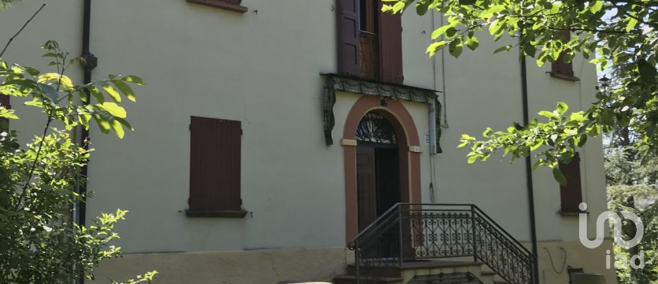 House 13 rooms of 615 m² in Prignano sulla Secchia (41048)