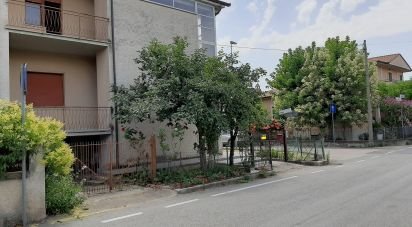 Casa indipendente / Villa 0 locali di 273 m² in Foligno (06034)