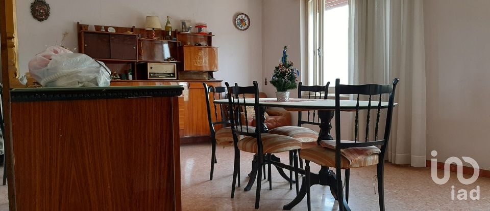 Casa 0 locali di 273 m² in Foligno (06034)