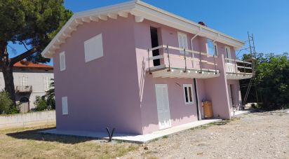 Appartamento 5 locali di 113 m² a Morro d'Oro (64020)