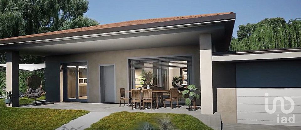 House 5 rooms of 240 m² in Casatenovo (23880)