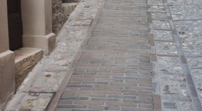 Hotel-ristorante di 1.125 m² in Spello (06038)