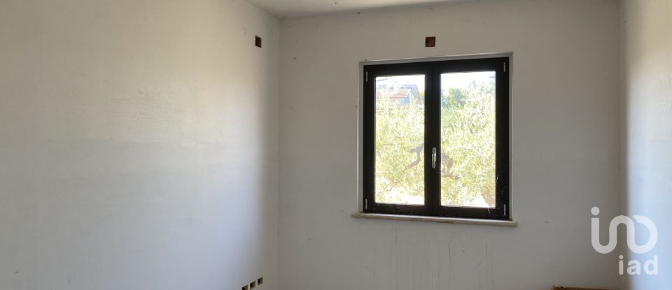 Casa indipendente / Villa 4 locali di 410 m² in Controguerra (64010)