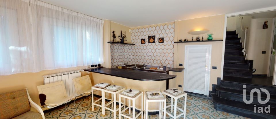 Apartment 5 rooms of 174 m² in Arenzano (16011)