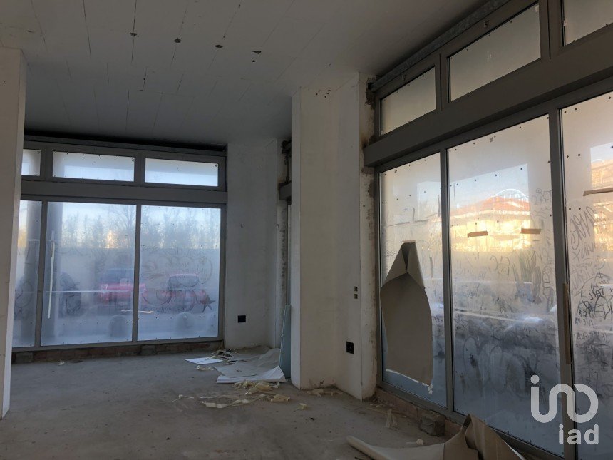Negozio / locale commerciale di 73 m² in Grottammare (63066)