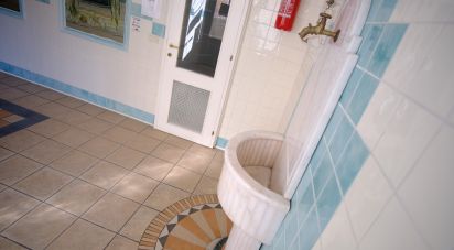 Negozio / locale commerciale di 155 m² in Fabriano (60044)