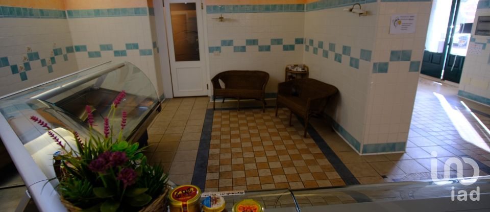 Negozio / locale commerciale di 155 m² in Fabriano (60044)